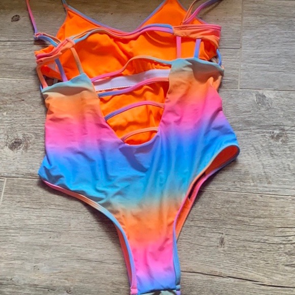❌Sold❌Beyond The Shore Pink Multi One Piece - Picture 7 of 9